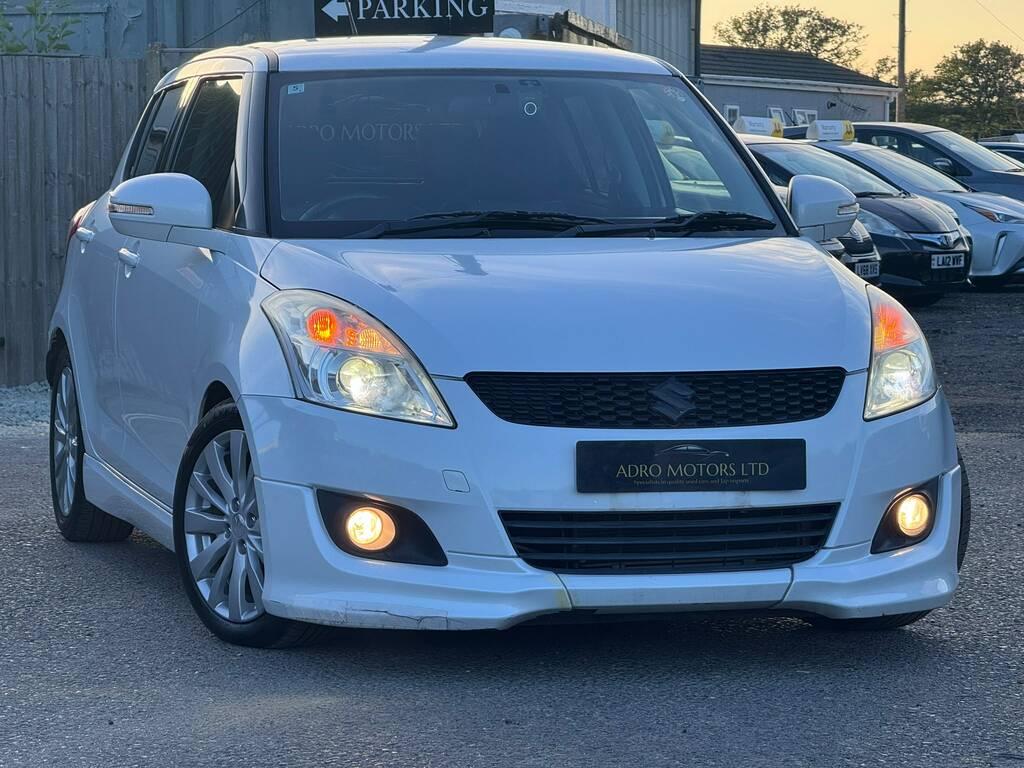 Suzuki Swift Hatchback White