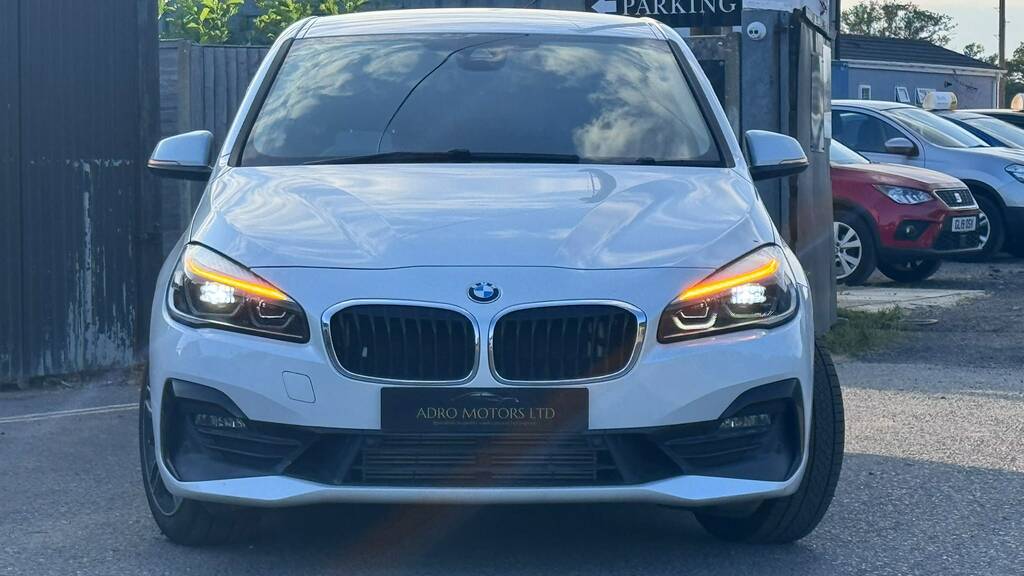 BMW 2 Series Mpv White #2