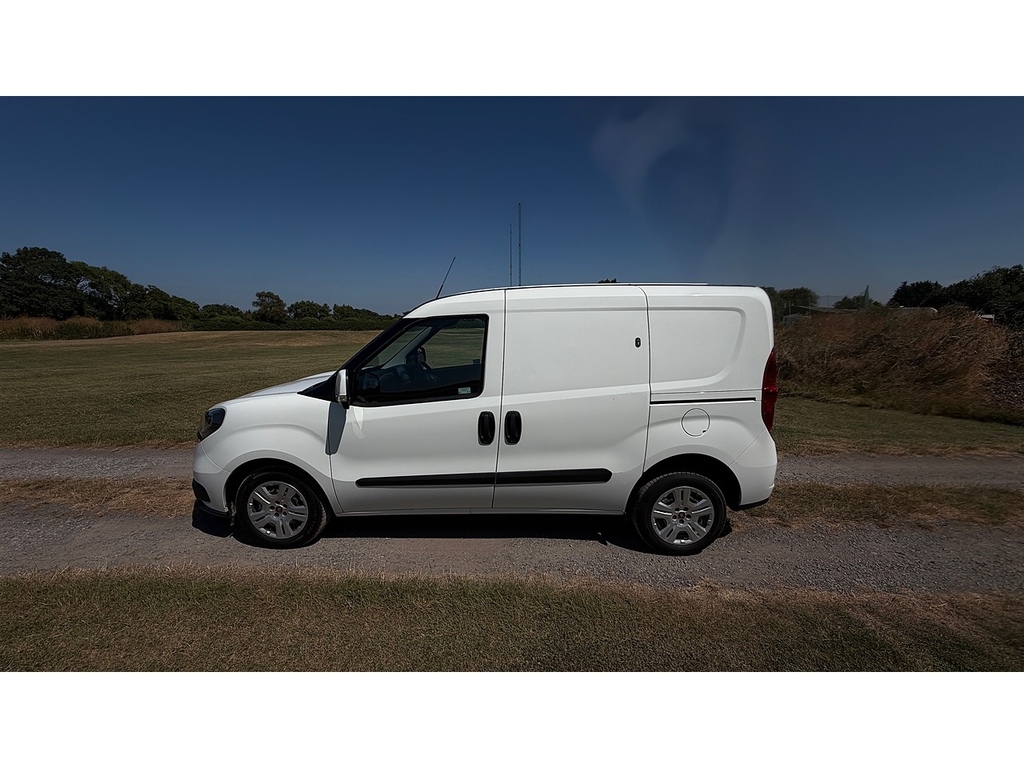 Fiat Doblo Multijetii Tecnico White #5
