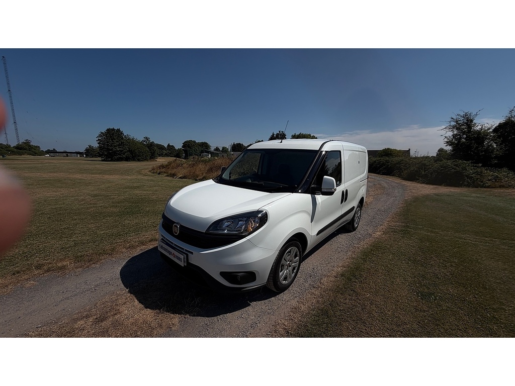 Fiat Doblo Multijetii Tecnico White #4