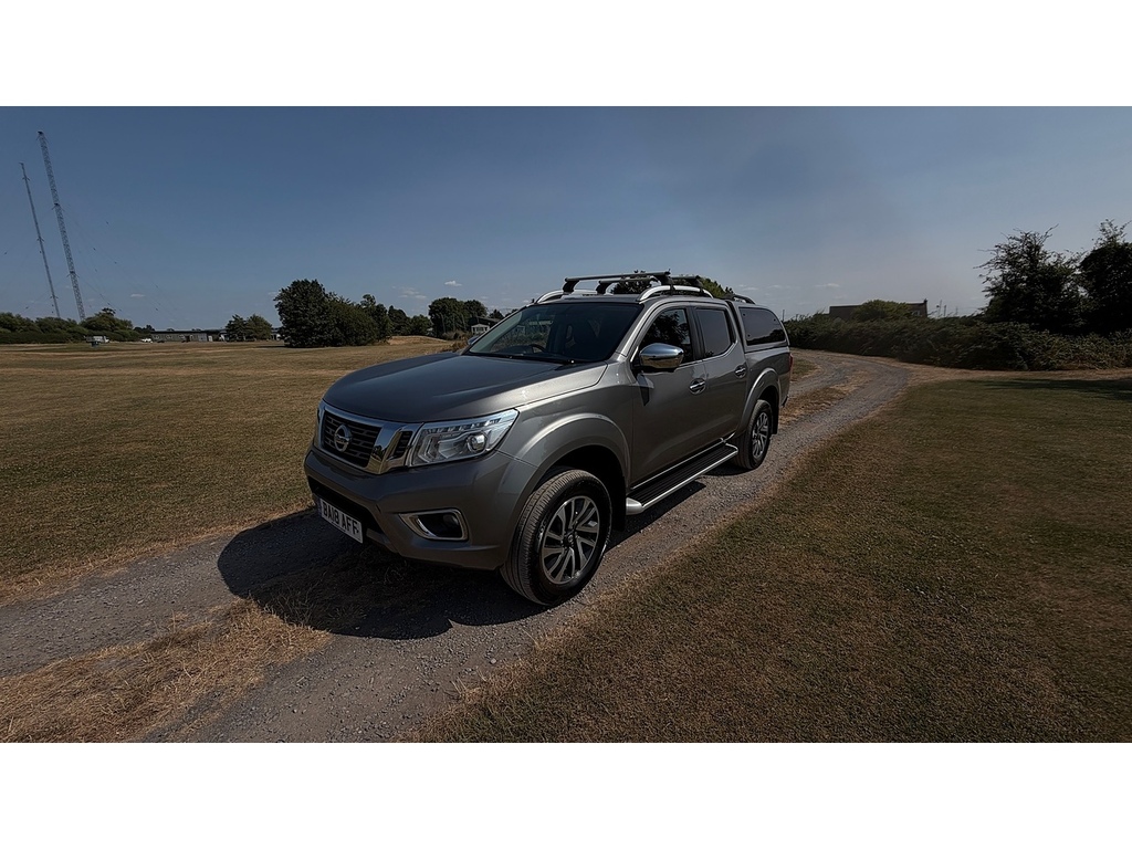 Nissan Navara Dci Tekna Double Cab 4X4 Pick Up Truck Grey #4