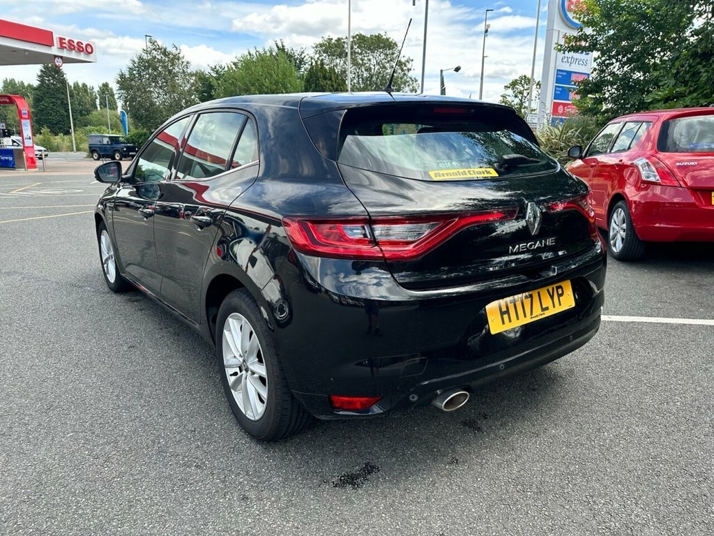 Renault Megane 1.6L Dynamique Nav Black #4