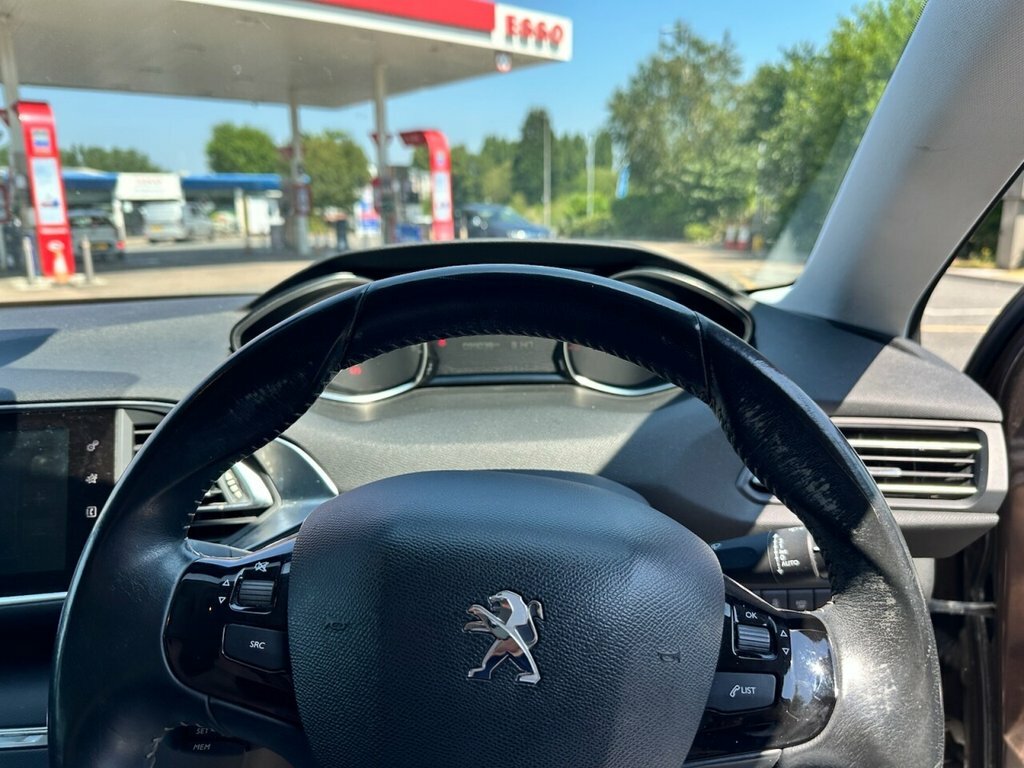 Peugeot 308 1.6 E-hdi Feline Euro 5 Ss Black #9