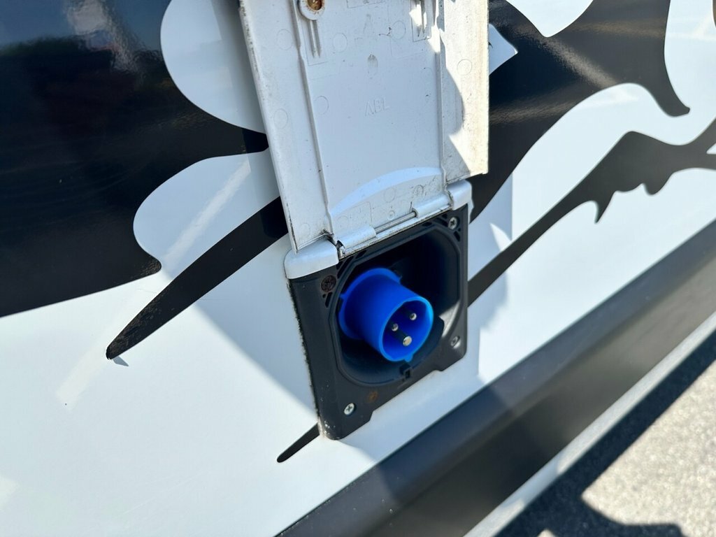 Renault Master Diesel White #7