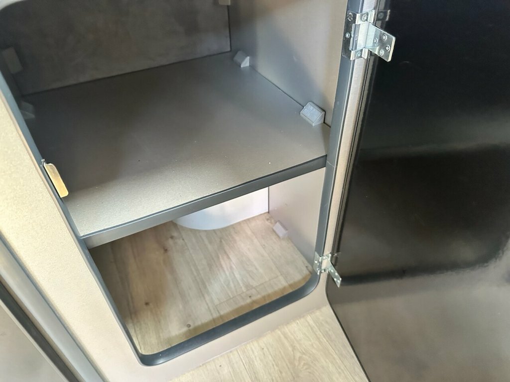 Renault Master Diesel White #23