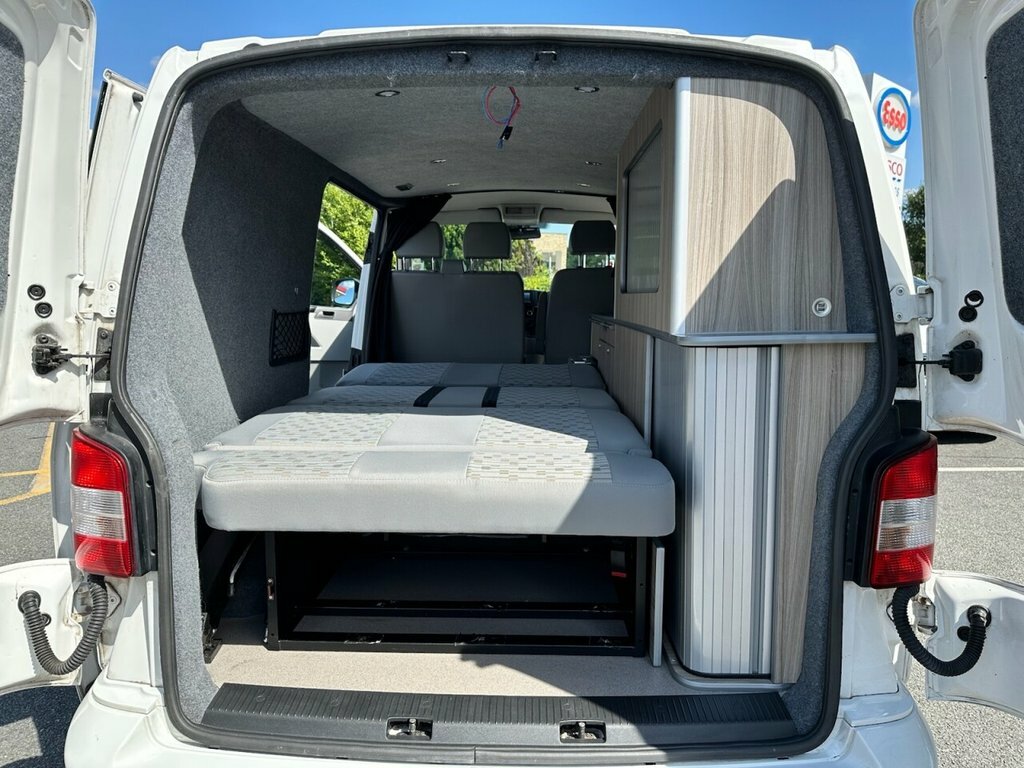 Volkswagen Transporter Panel Van White #19