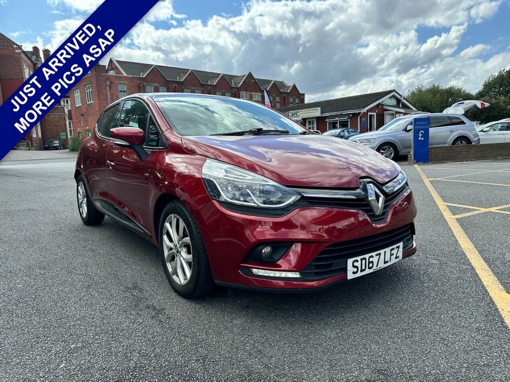 Renault Clio 1.5L Dynamique Nav Red