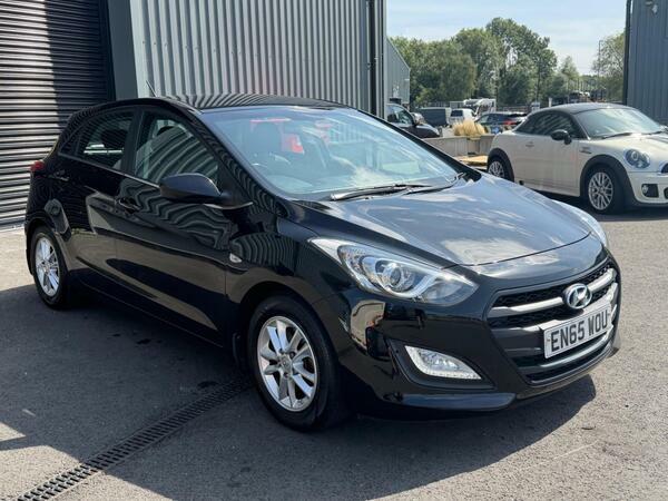Hyundai I30 1.6 Crdi Blue Drive Se Euro 6 Ss Black
