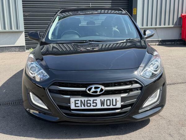 Hyundai I30 1.6 Crdi Blue Drive Se Euro 6 Ss Black #2