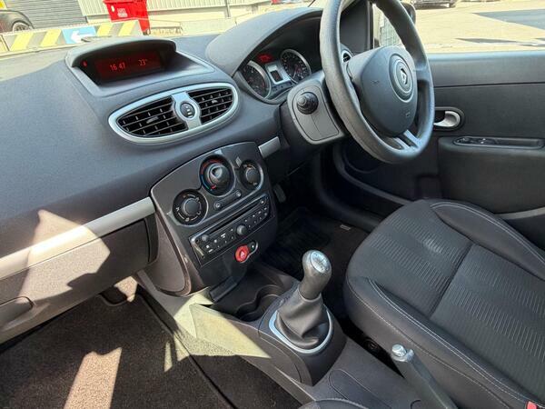 Renault Clio 1.1 Bizu 75 Bhp Silver #20