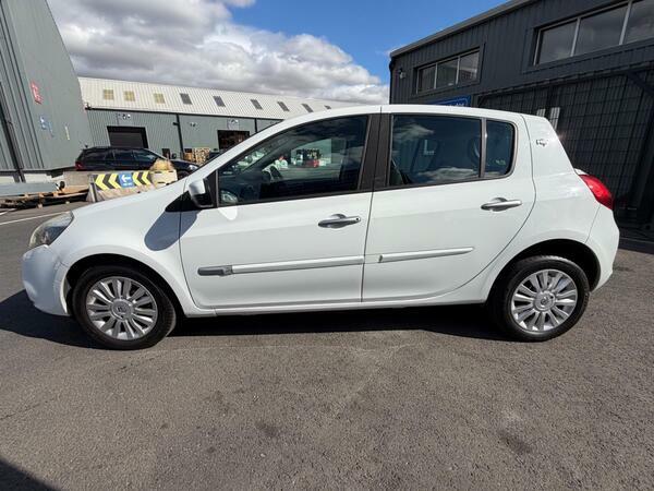 Renault Clio 1.5 Dci I-music Euro 5 White #6