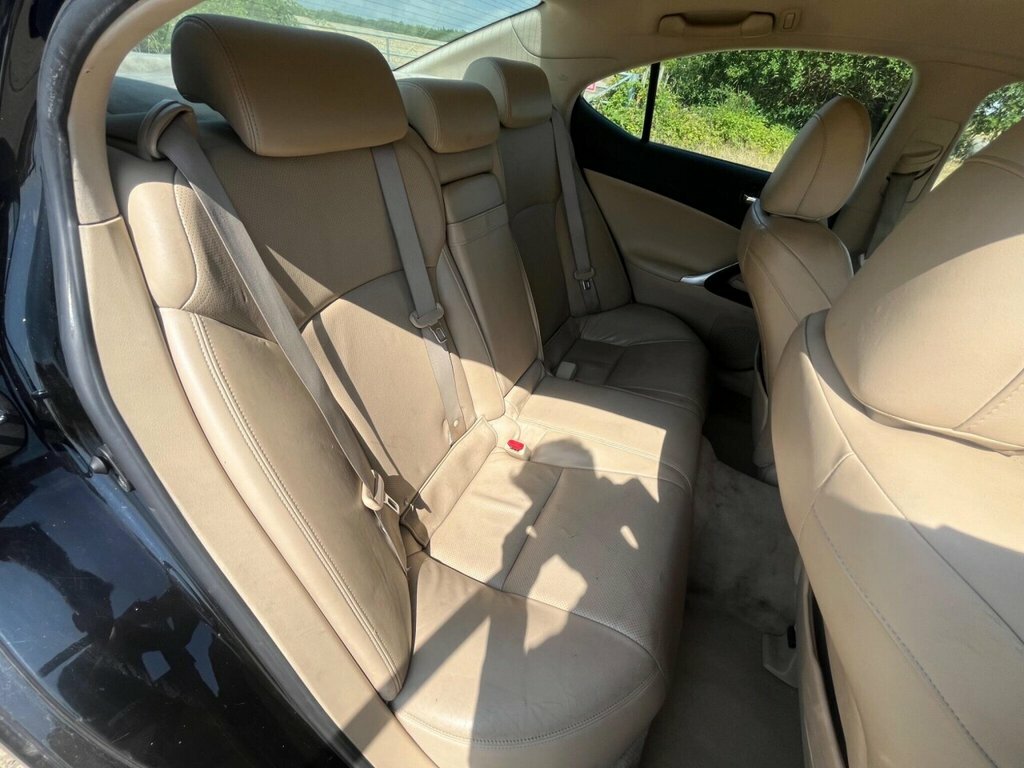 Lexus IS 2.0 Se Silver #36