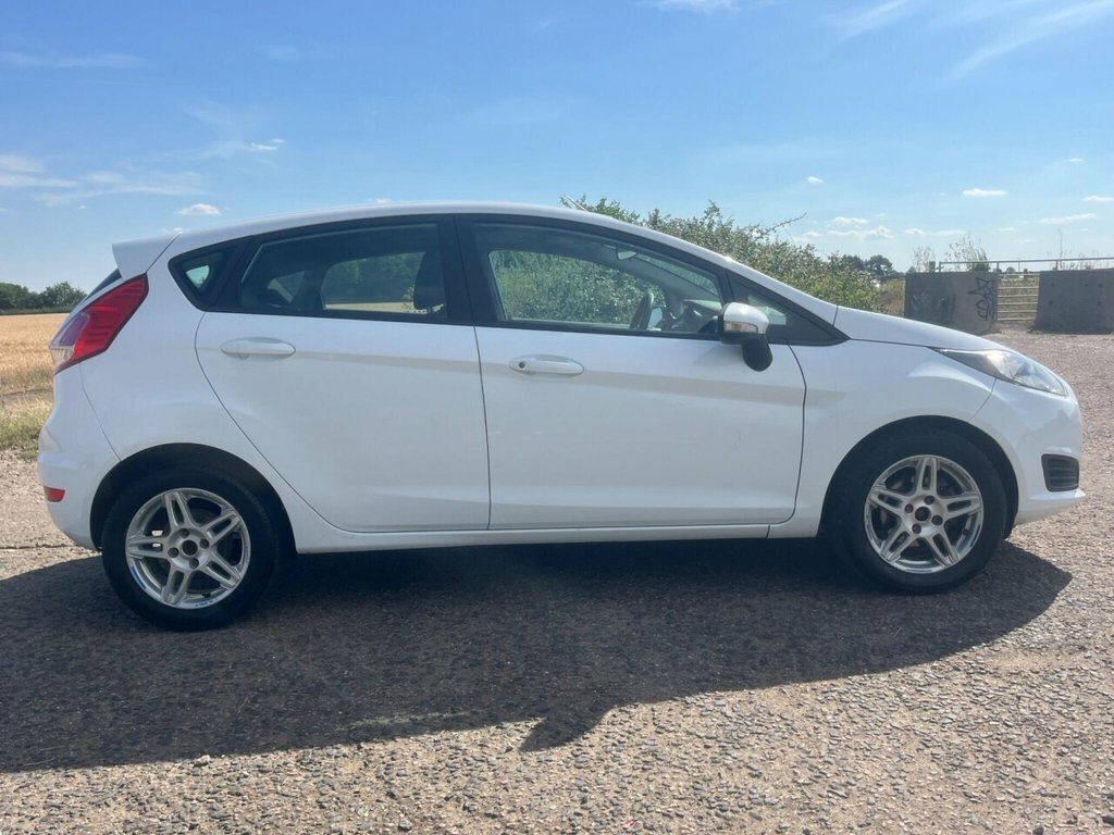 Ford Fiesta Hatchback White #6