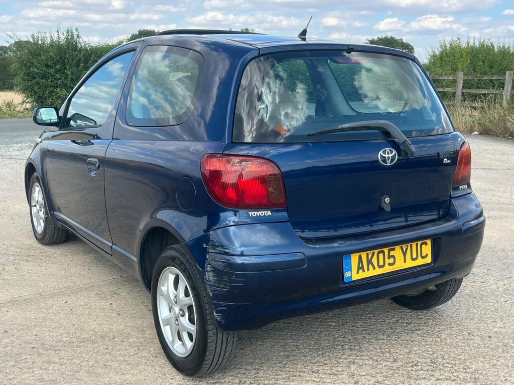 Toyota Yaris 1.3 Colour Collection Vvt-i 86 Bhp Blue #9