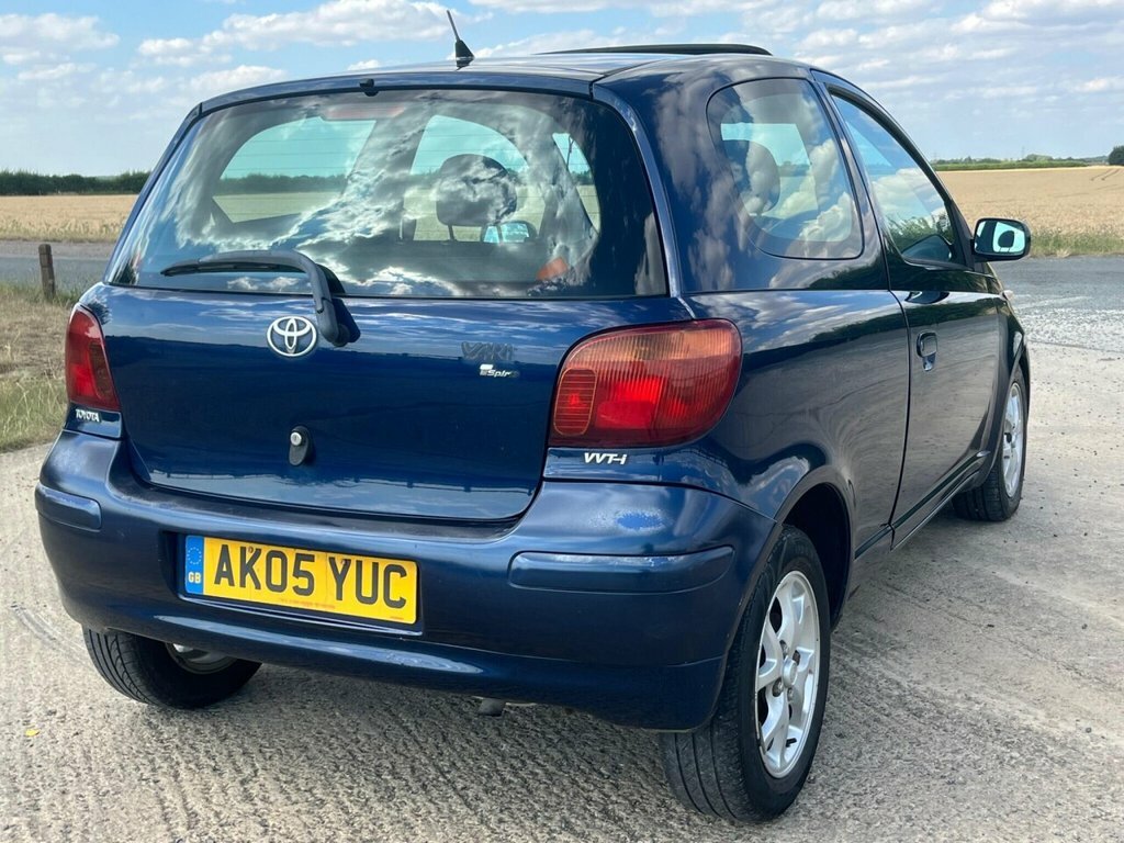 Toyota Yaris 1.3 Colour Collection Vvt-i 86 Bhp Blue #11