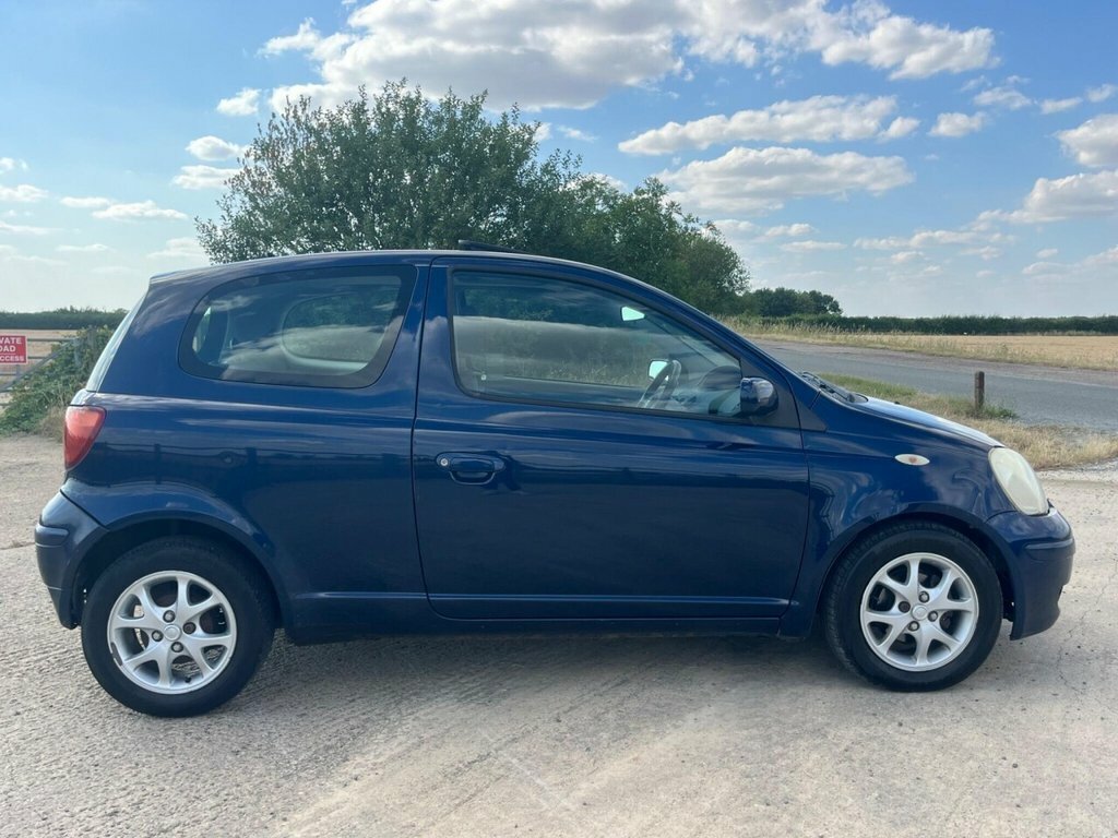 Toyota Yaris 1.3 Colour Collection Vvt-i 86 Bhp Blue #12