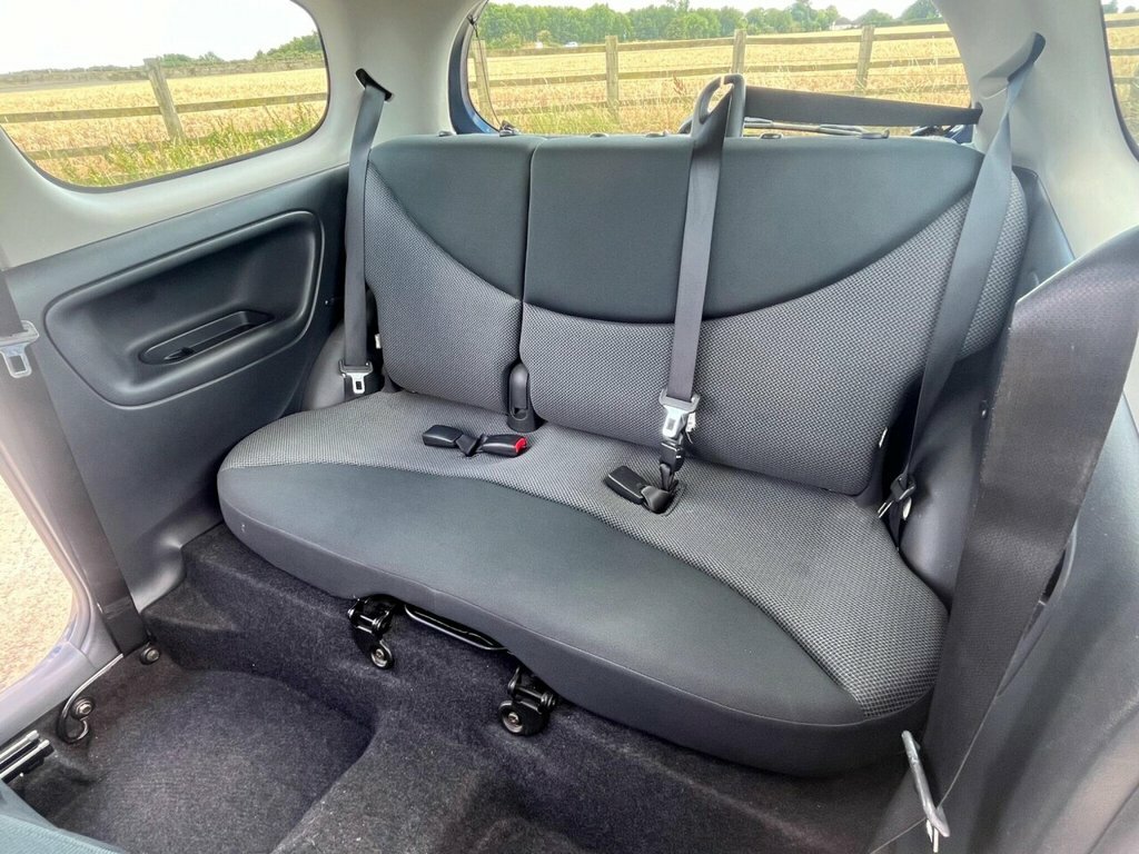 Toyota Yaris 1.3 Colour Collection Vvt-i 86 Bhp Blue #26