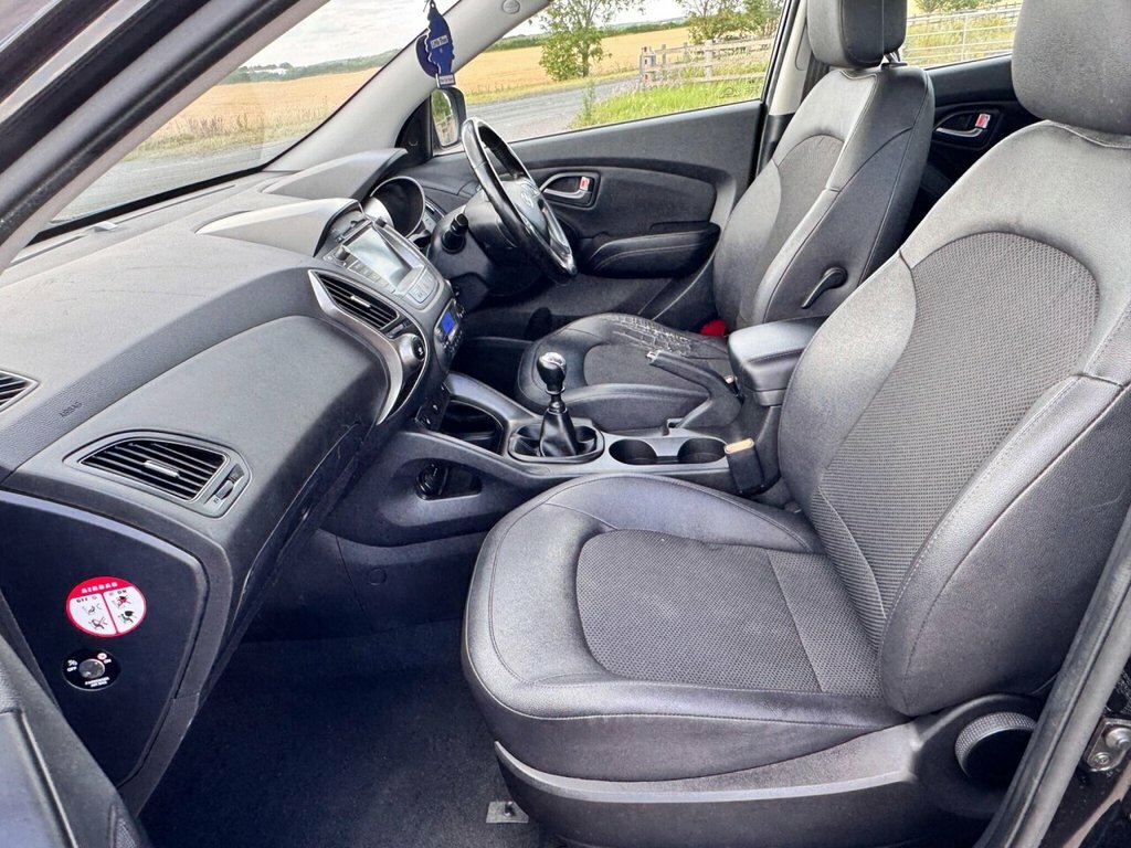 Hyundai Ix35 1.7 Crdi Se Suv Euro 5 Ss Na White #15