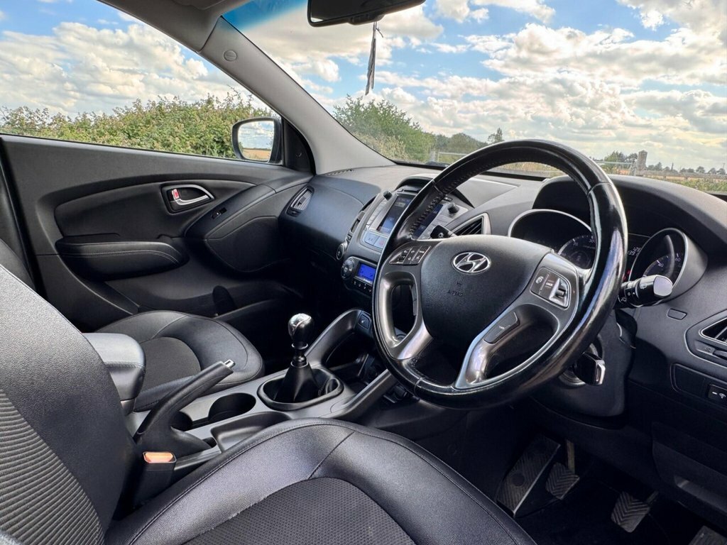Hyundai Ix35 1.7 Crdi Se Suv Euro 5 Ss Na White #8