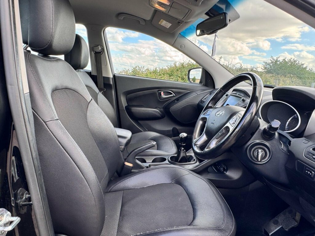 Hyundai Ix35 1.7 Crdi Se Suv Euro 5 Ss Na White #9