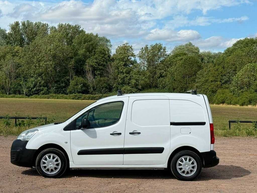 Citroen Berlingo Mpv White #4