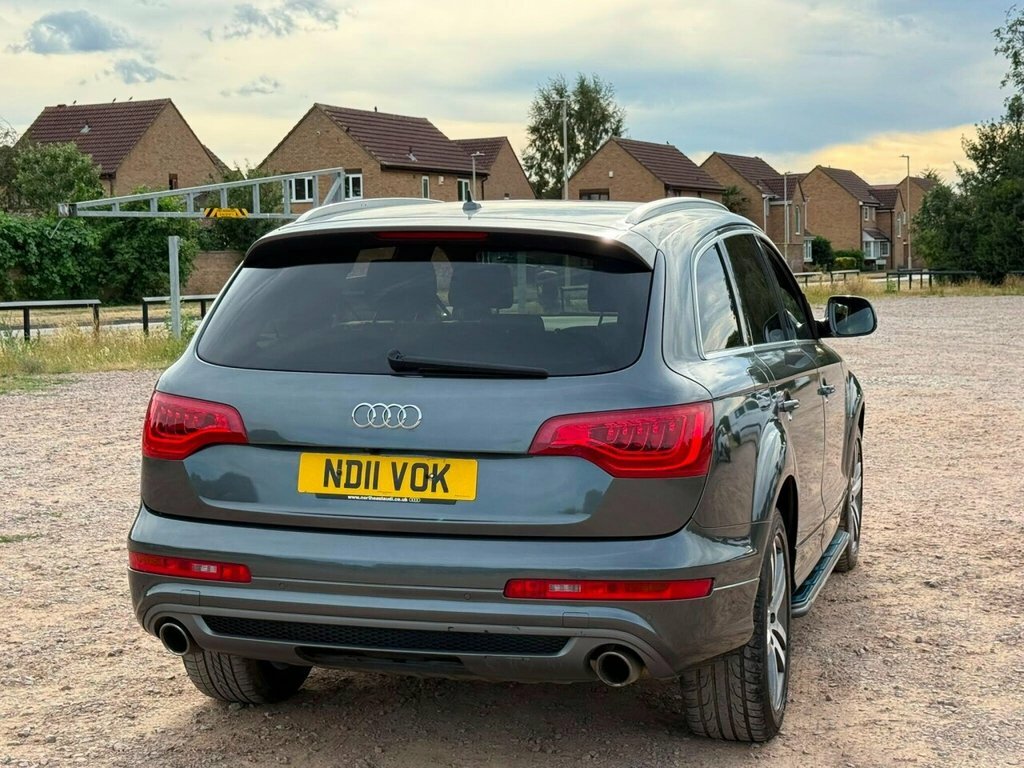 Audi Q7  White #12