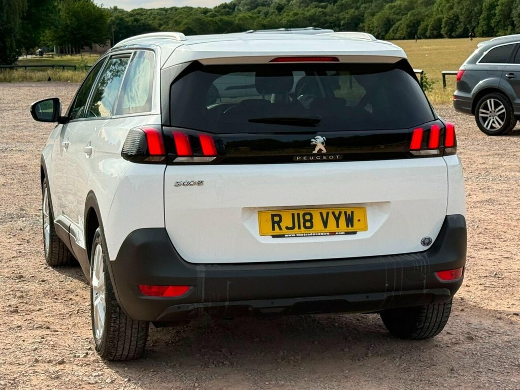Peugeot 5008 Ss Active White #4