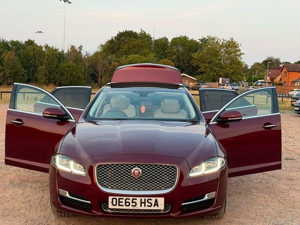 Jaguar XJ Saloon Red #6