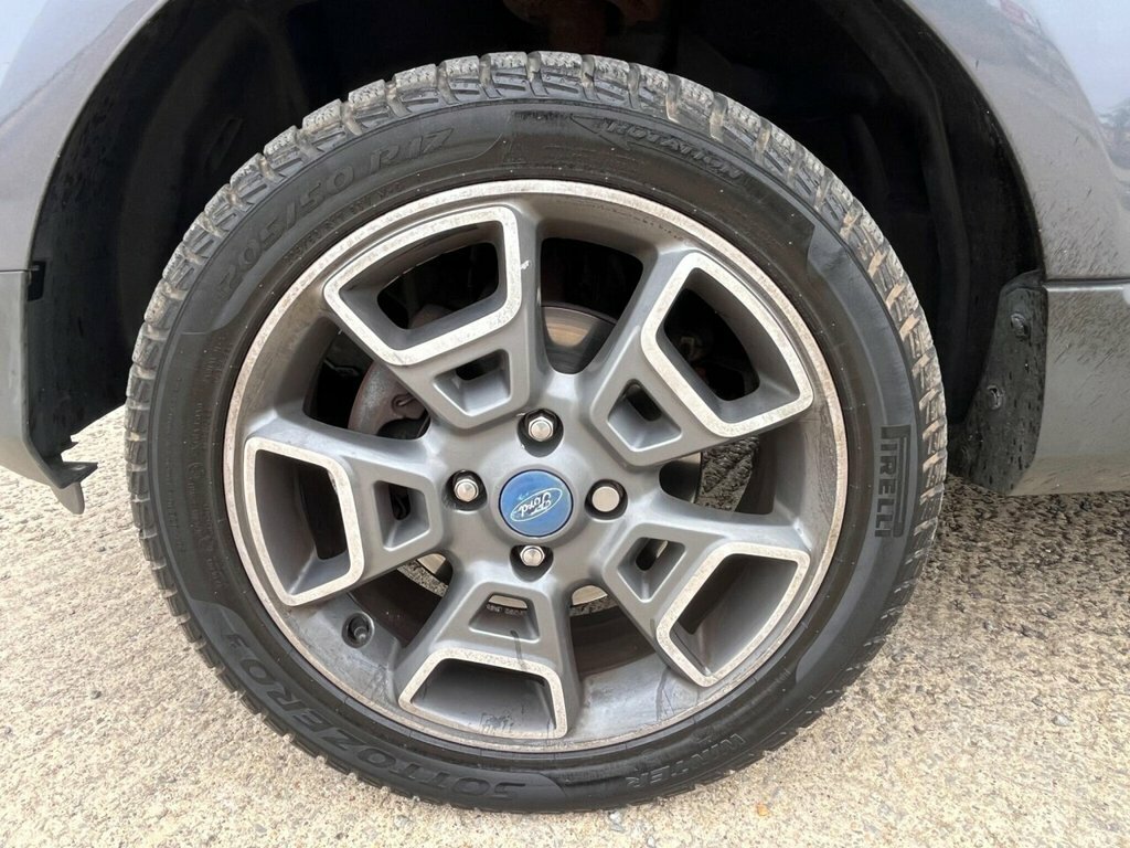 Ford Ecosport Titanium White #38