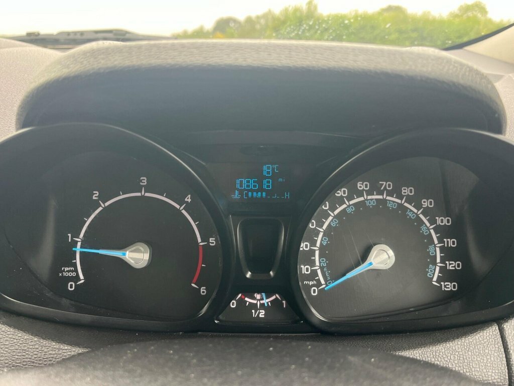 Ford Ecosport Titanium White #17