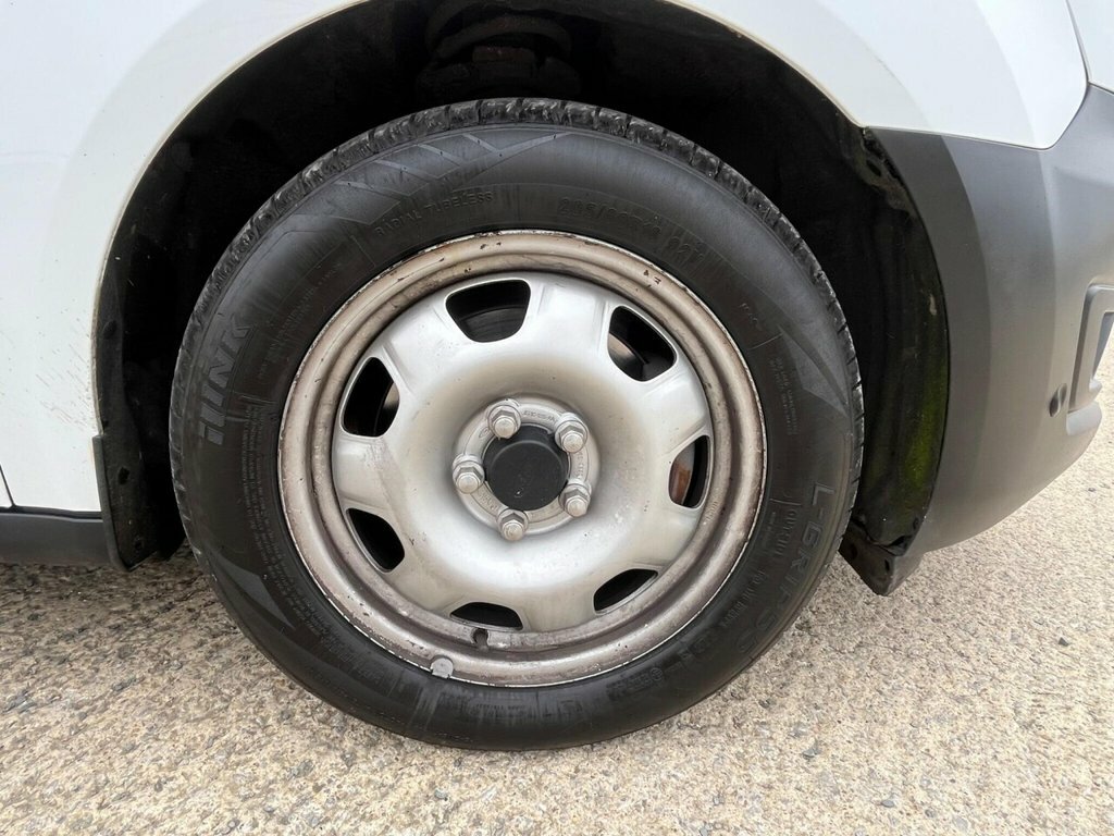 Ford Transit Connect Diesel White #40