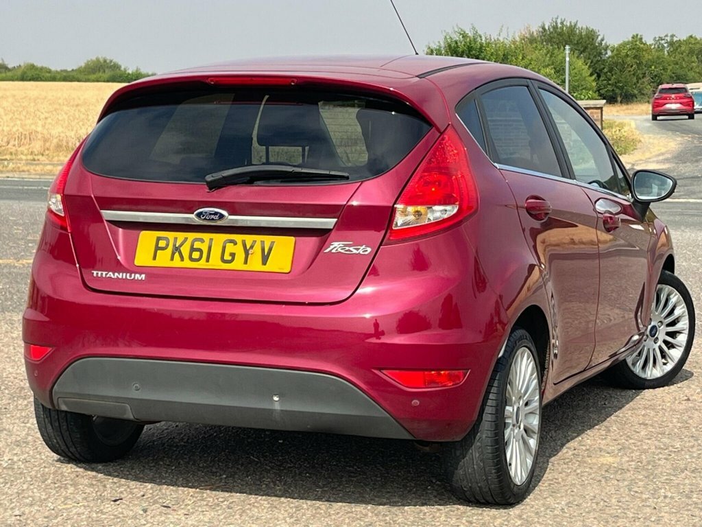 Ford Fiesta Hatchback PK61GYV Red #4