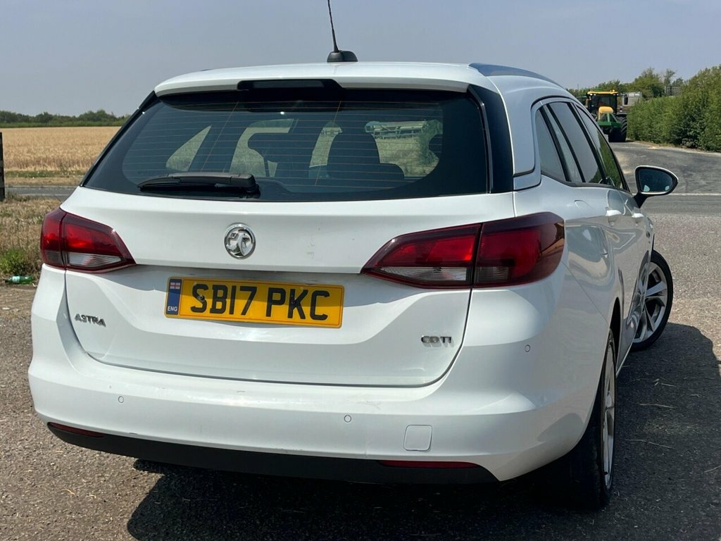 Vauxhall Astra Sri Cdti White #3