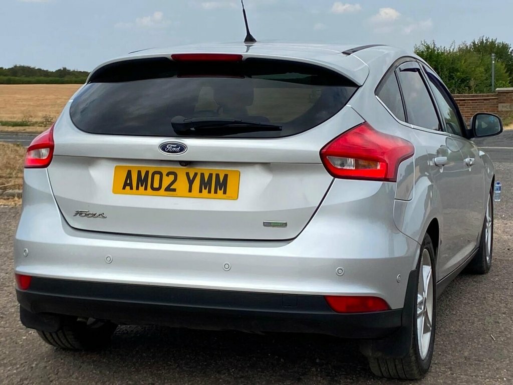 Ford Focus Hatchback Silver #6
