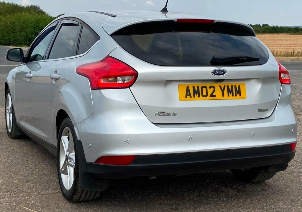 Ford Focus Hatchback Silver #4