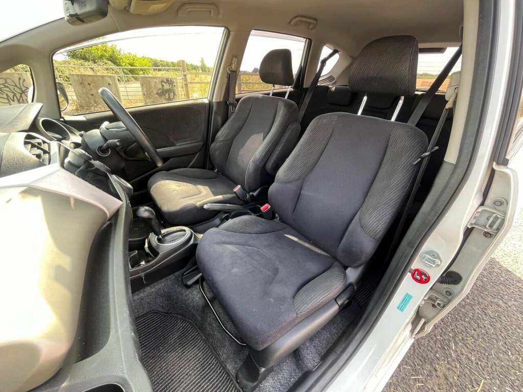 Honda Jazz 1.5 H White #44