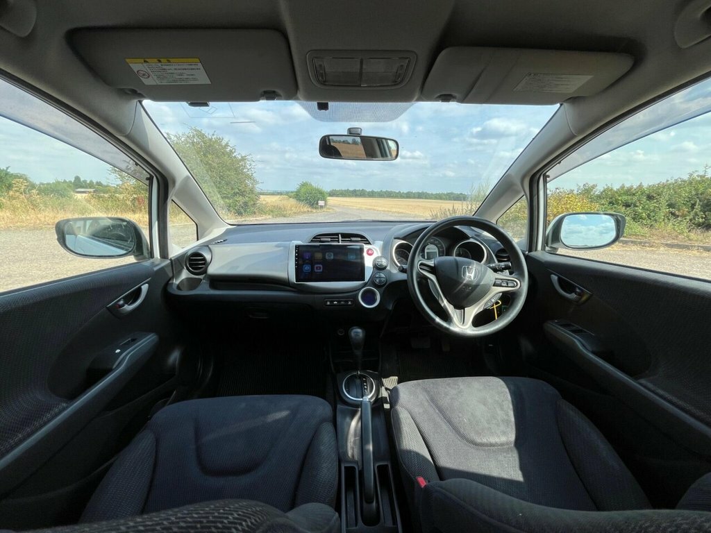Honda Jazz 1.5 H White #35