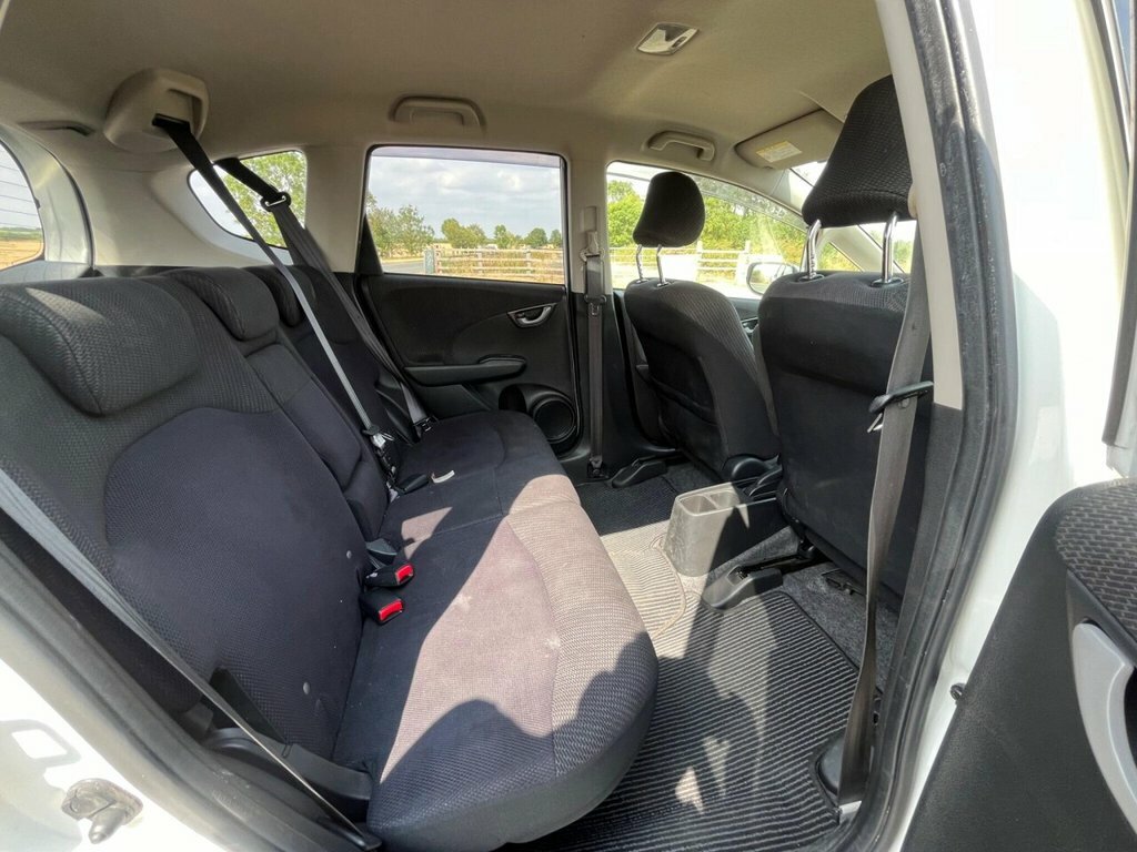 Honda Jazz 1.5 H White #33