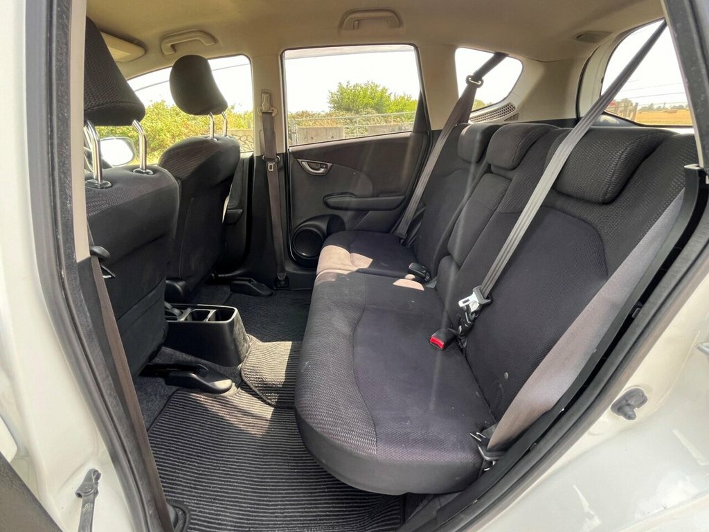 Honda Jazz 1.5 H White #38