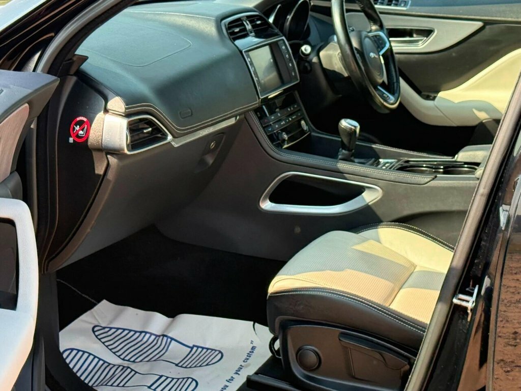 Jaguar F-Pace 2.0D R-sport Awd #33