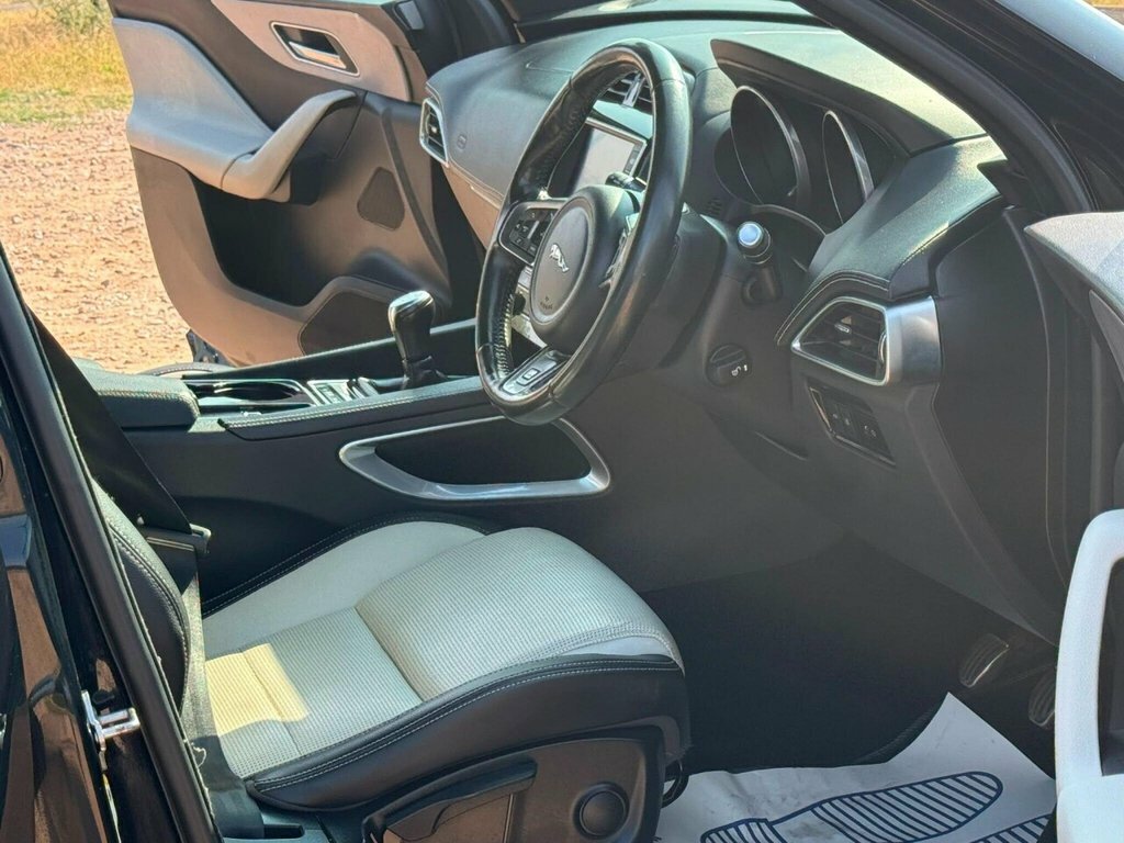 Jaguar F-Pace 2.0D R-sport Awd #16