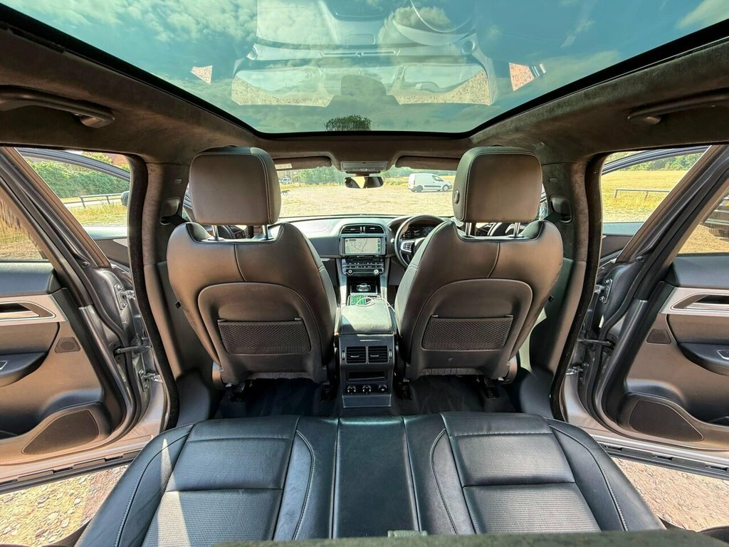 Jaguar F-Pace 2.0D R-sport Black Edition Awd Blue #38