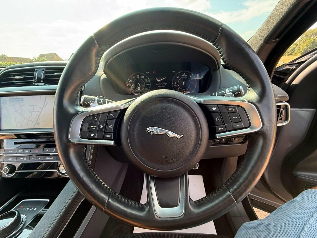 Jaguar F-Pace 2.0D R-sport Black Edition Awd Blue #31