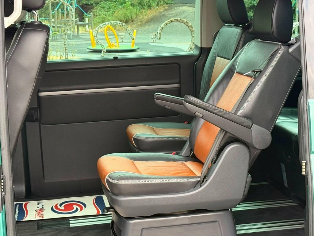 Volkswagen Caravelle 2L Se Black #17