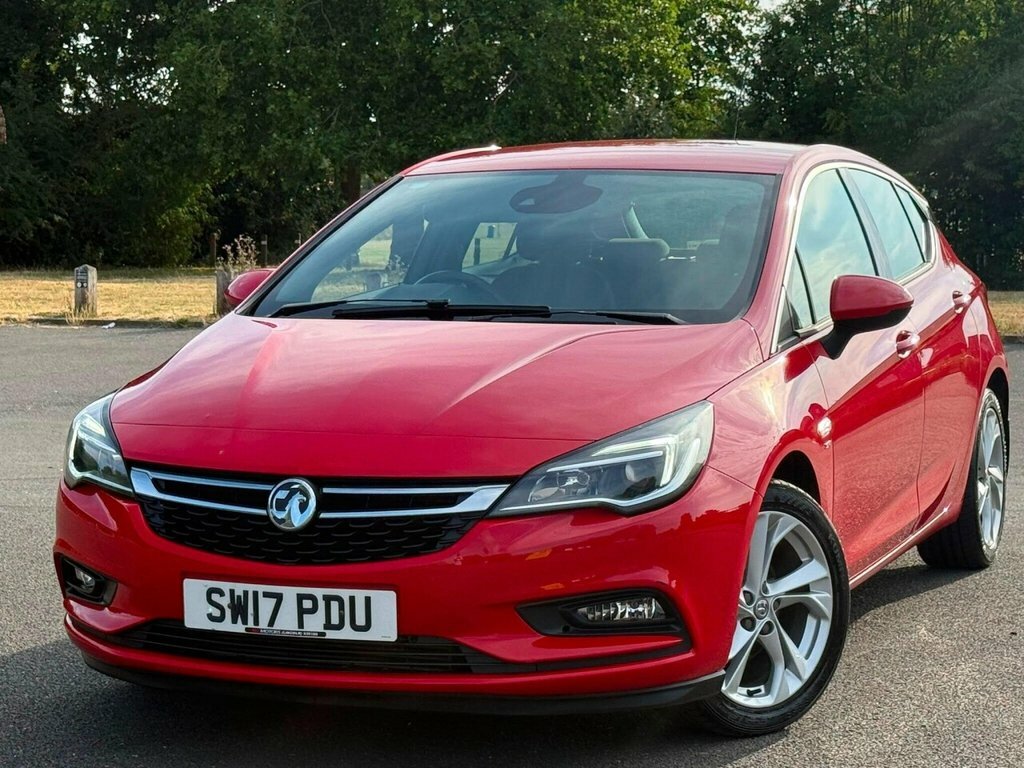Vauxhall Astra Hatchback Red #3