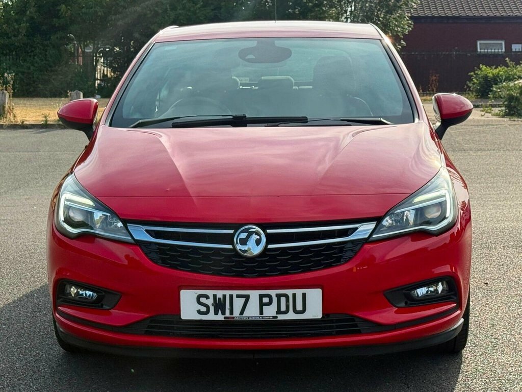 Vauxhall Astra Hatchback Red #2