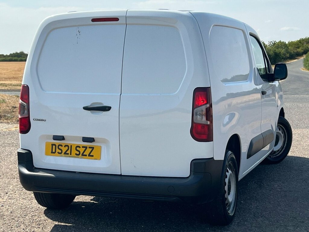 Vauxhall Combo Mpv White #4