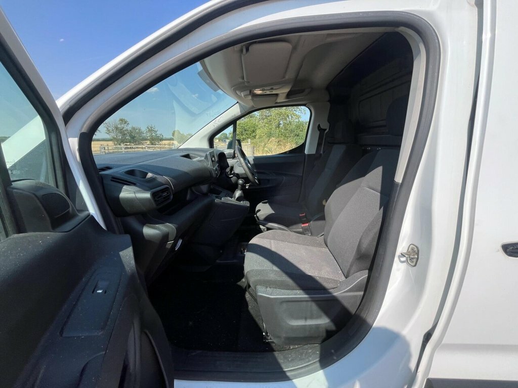 Vauxhall Combo 1.5 Turbo D 2300 Edition L2 H1 Euro 6 White #25