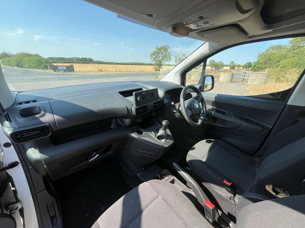 Vauxhall Combo 1.5 Turbo D 2300 Edition L2 H1 Euro 6 White #26