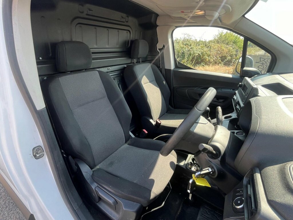 Vauxhall Combo 1.5 Turbo D 2300 Edition L2 H1 Euro 6 White #16